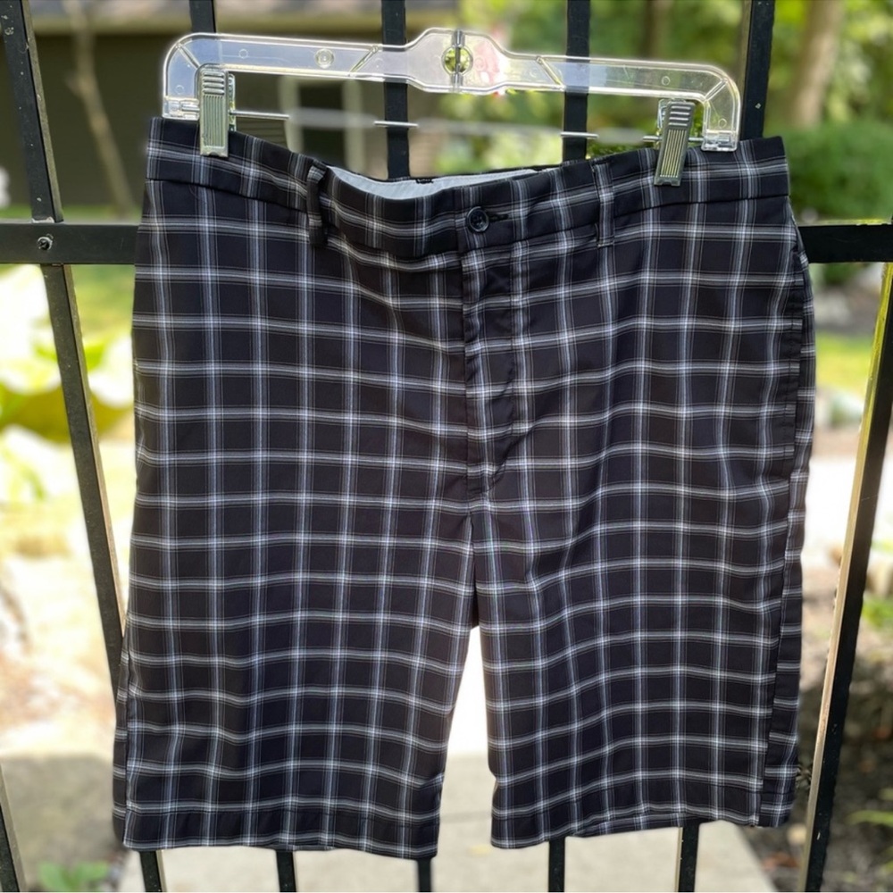 GREG NORMAL golf shorts in black and white plaid